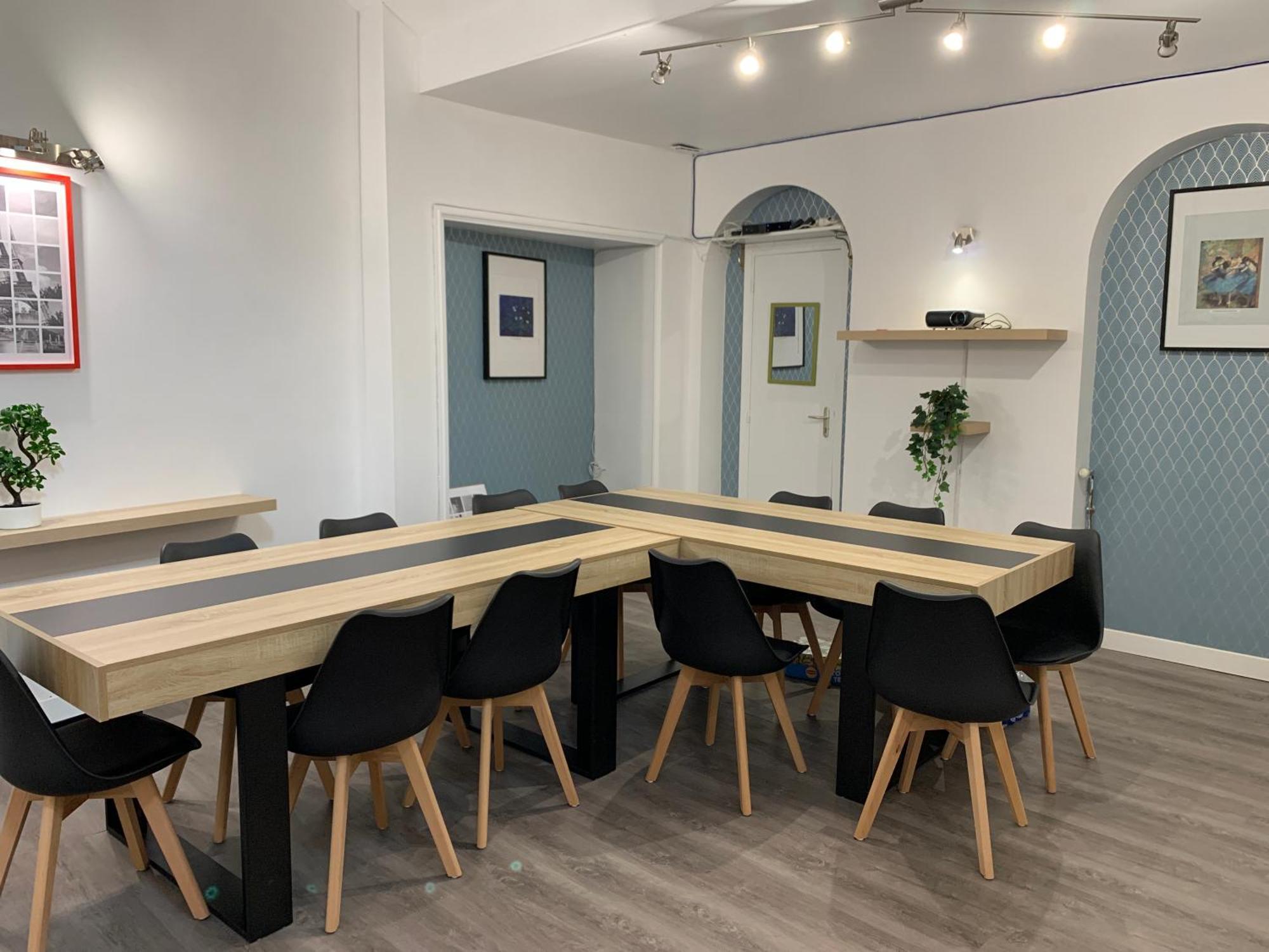 Alyss Saphir Cambronne Eiffel Paris