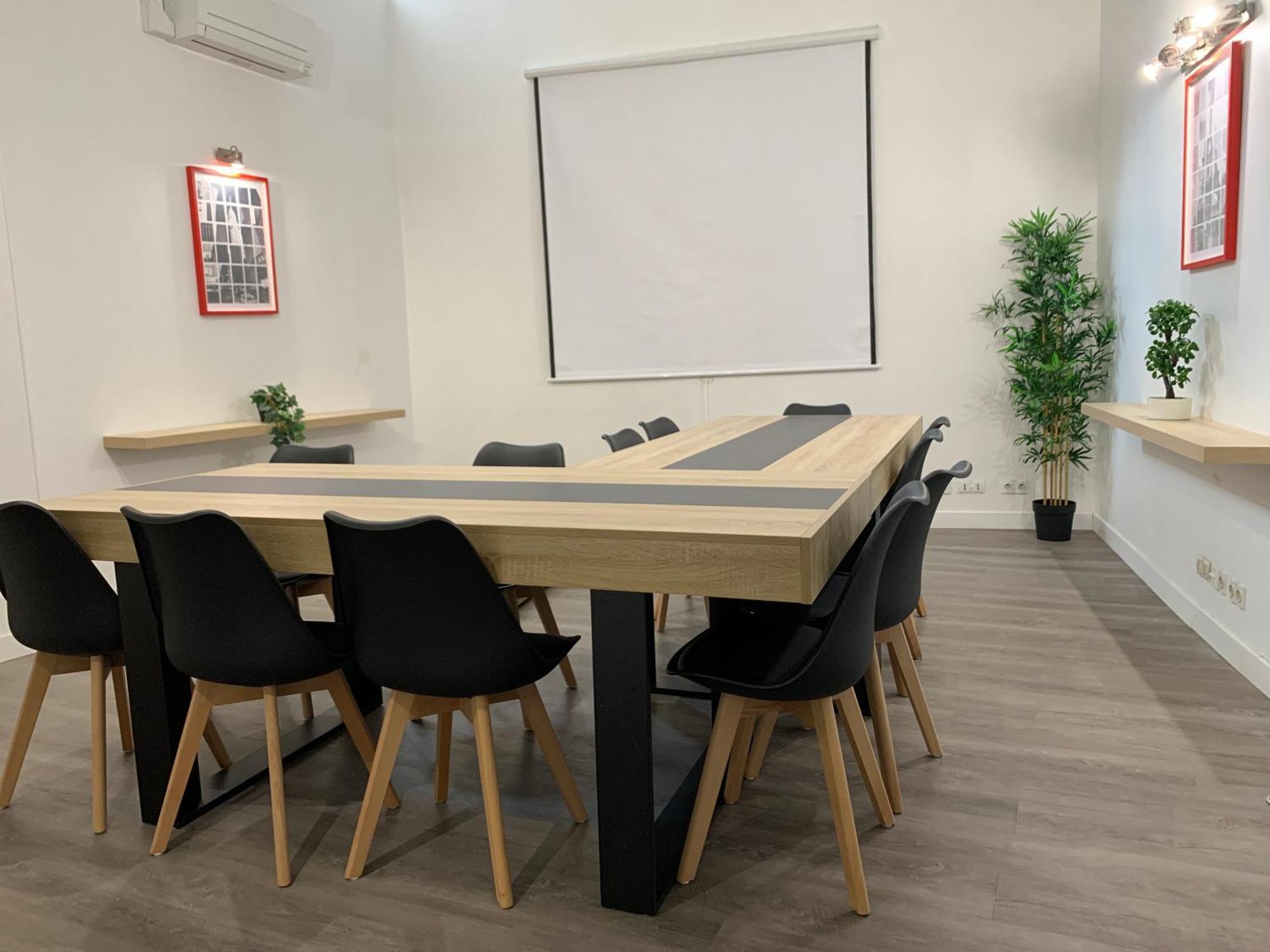 Alyss Saphir Cambronne Eiffel