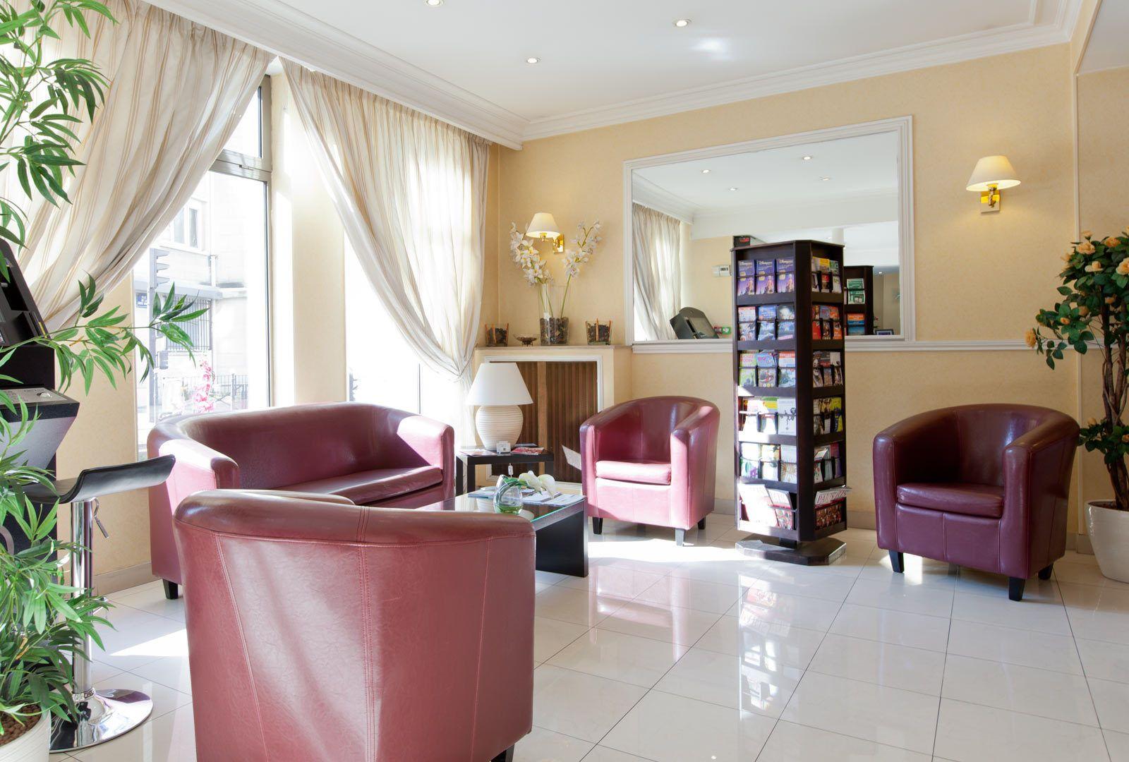 Alyss Saphir Cambronne Eiffel Paris