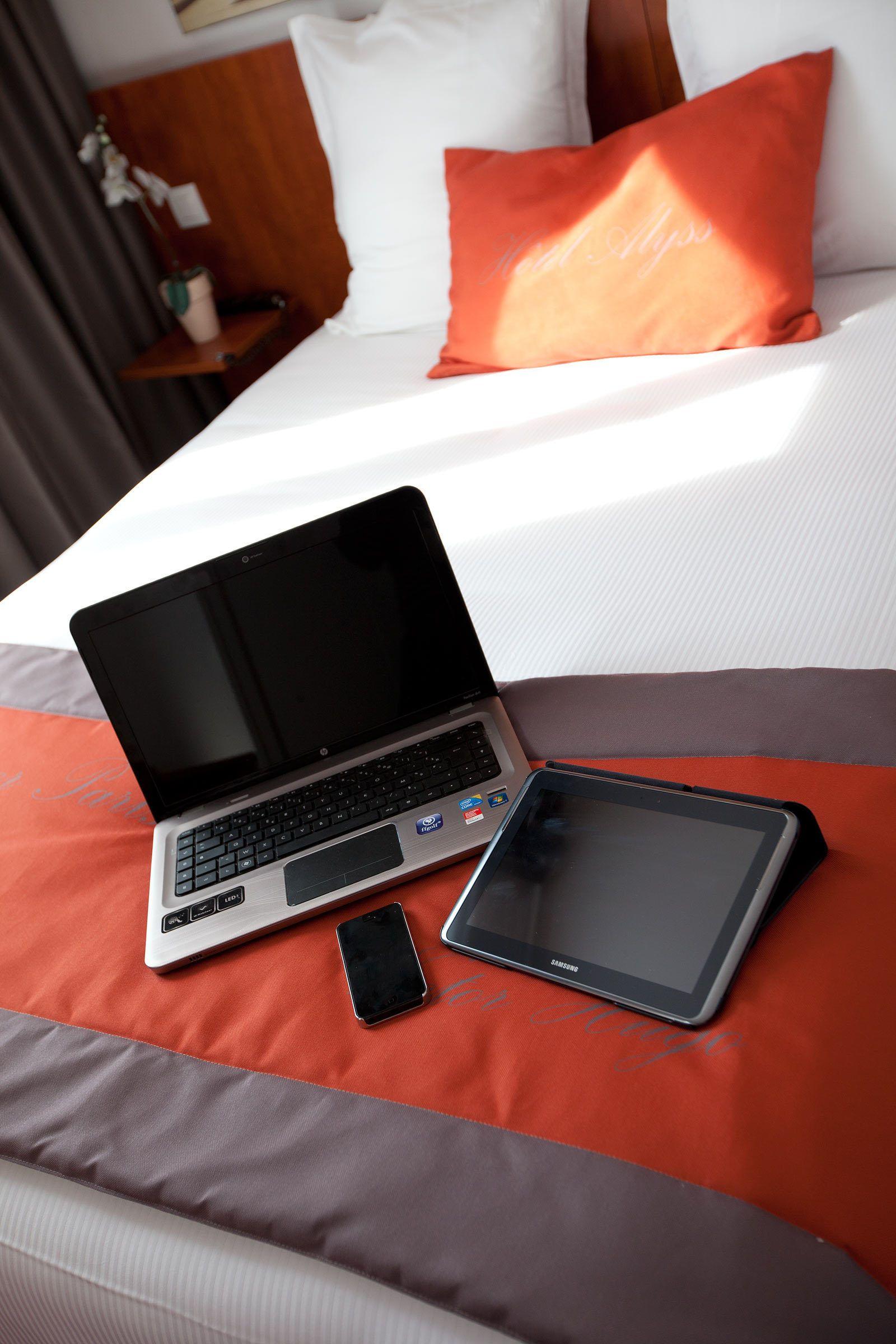 Alyss Saphir Cambronne Eiffel Hotel Paris