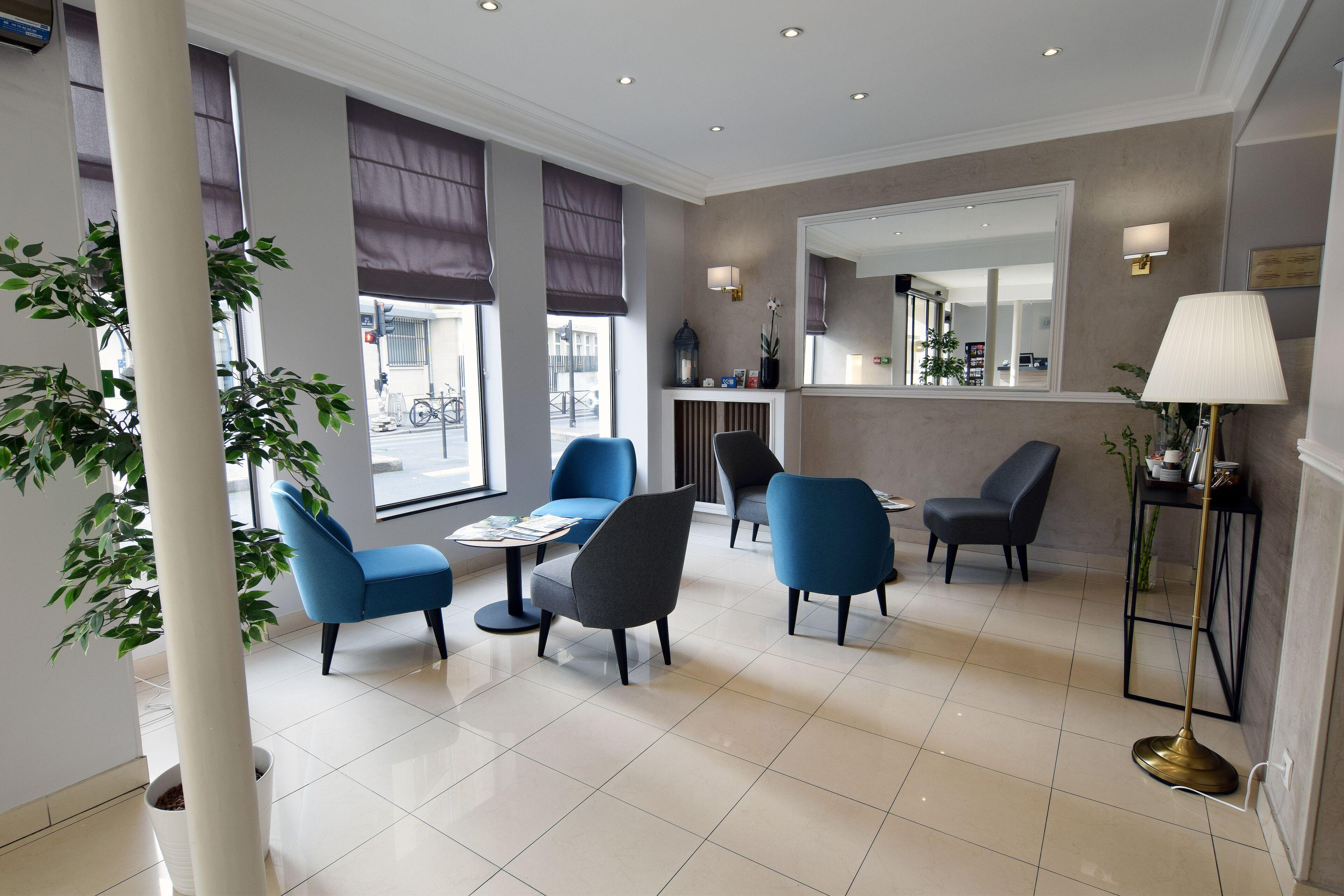 Alyss Saphir Cambronne Eiffel Hotel 3*