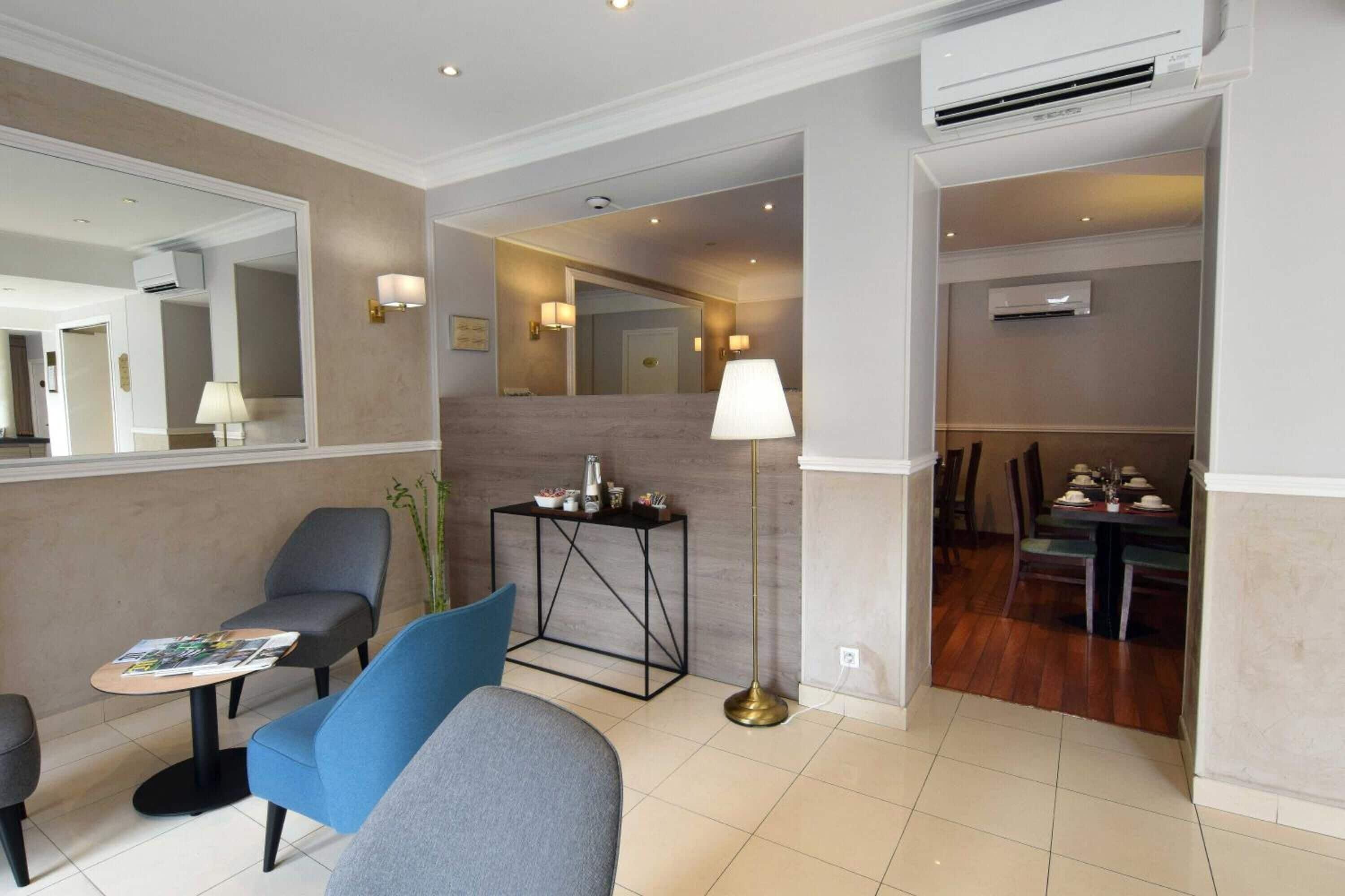 Alyss Saphir Cambronne Eiffel Hotel 3*