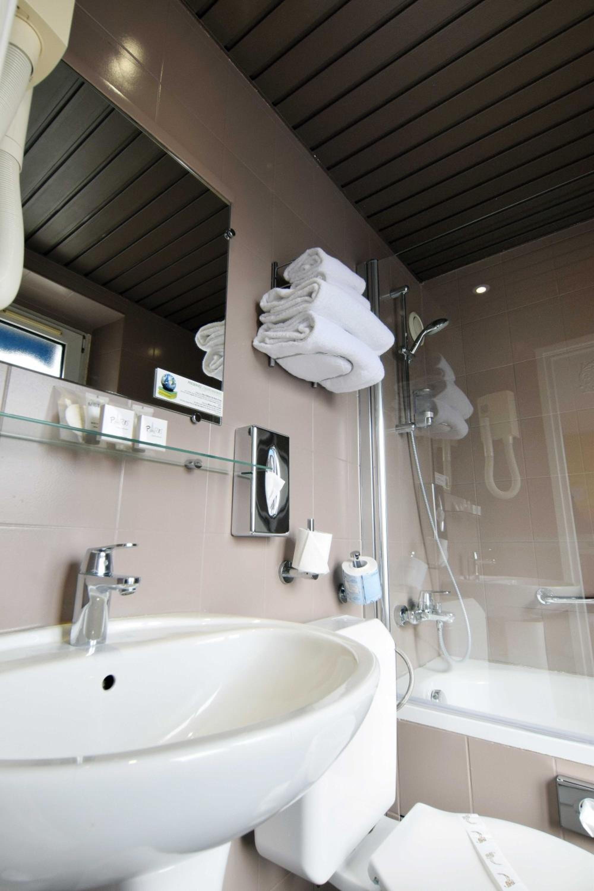 Alyss Saphir Cambronne Eiffel Paris