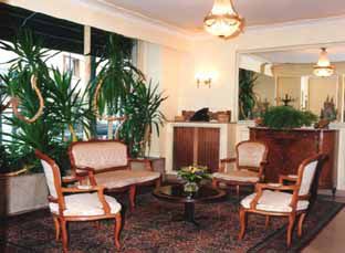 Alyss Saphir Cambronne Eiffel Hotel Paris