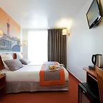 Alyss Saphir Cambronne Eiffel Hotel Paris