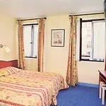 Alyss Saphir Cambronne Eiffel Hotel Paris