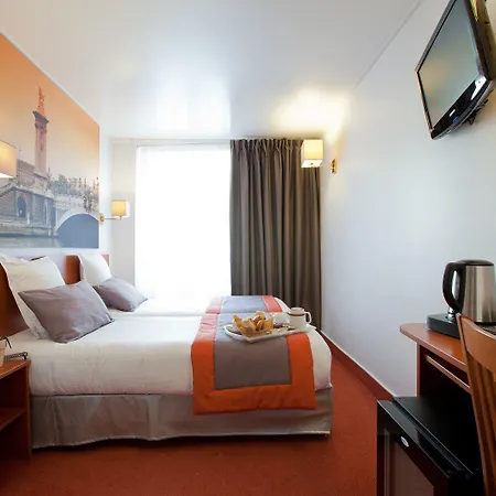 Alyss Saphir Cambronne Eiffel Hotel Parigi