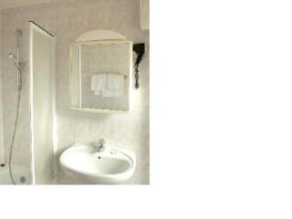 Alyss Saphir Cambronne Eiffel Hotel Parigi